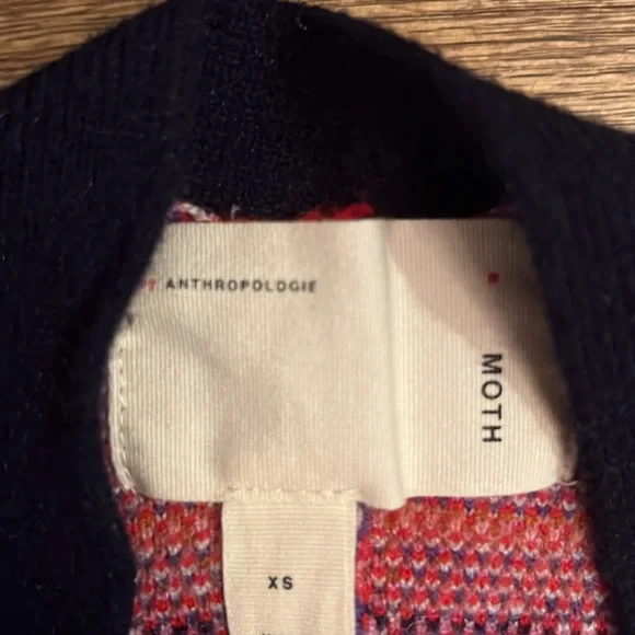 Adorable Anthropologie sweater size XS. Split sides. Bright Christmas cardigan. - Picture 3 of 4